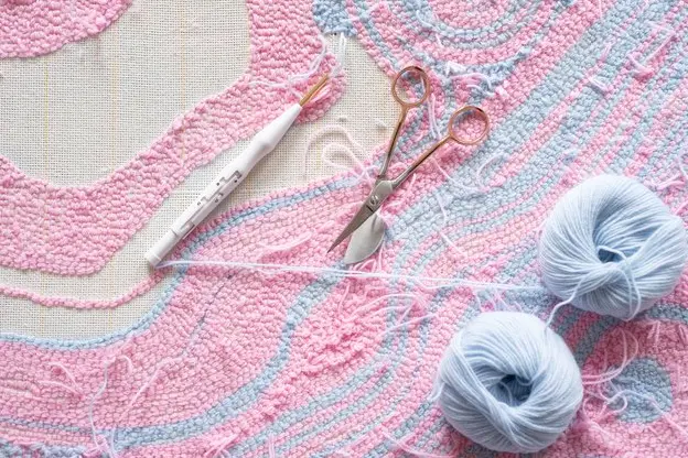 What is the best yarn to use for tufting rugs?