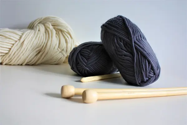 Which yarn is thicker?